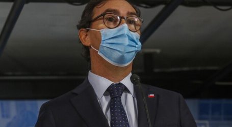 Ministro Couve destacó la trayectoria de Humberto Maturana