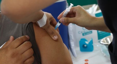 Una tercera parte de los italianos ha recibido al menos una dosis de la vacuna