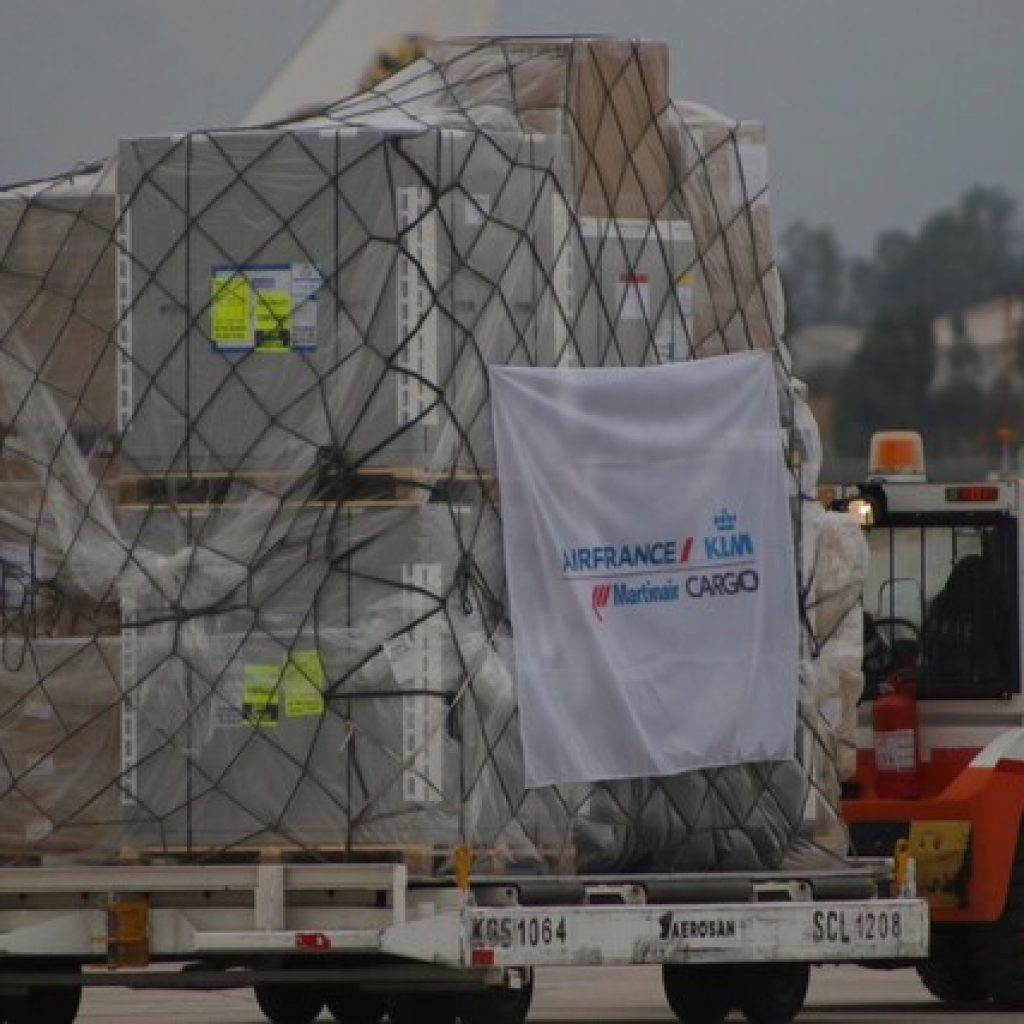 Nuevo cargamento con 476 mil vacunas llegó esta mañana al país