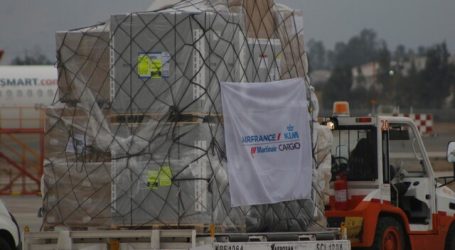 UE reclama a AstraZeneca una indemnización y la entrega de todas las dosis