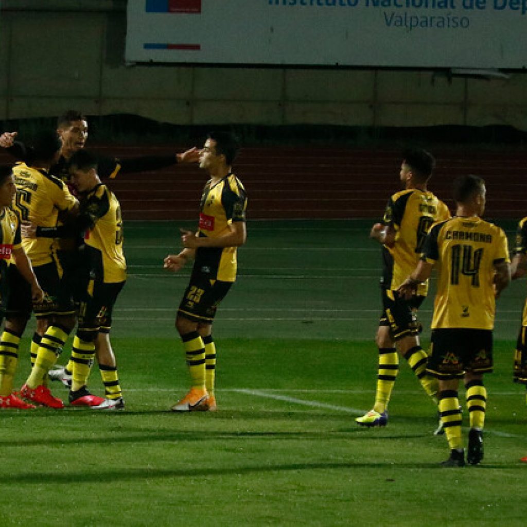 Primera B: Coquimbo Unido apabulló a Deportes Santa Cruz y alcanza el liderato