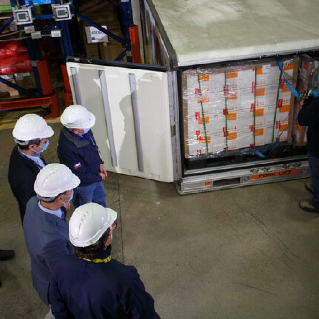 Llegan un millón y medio de dosis de vacunas Sinovac al país