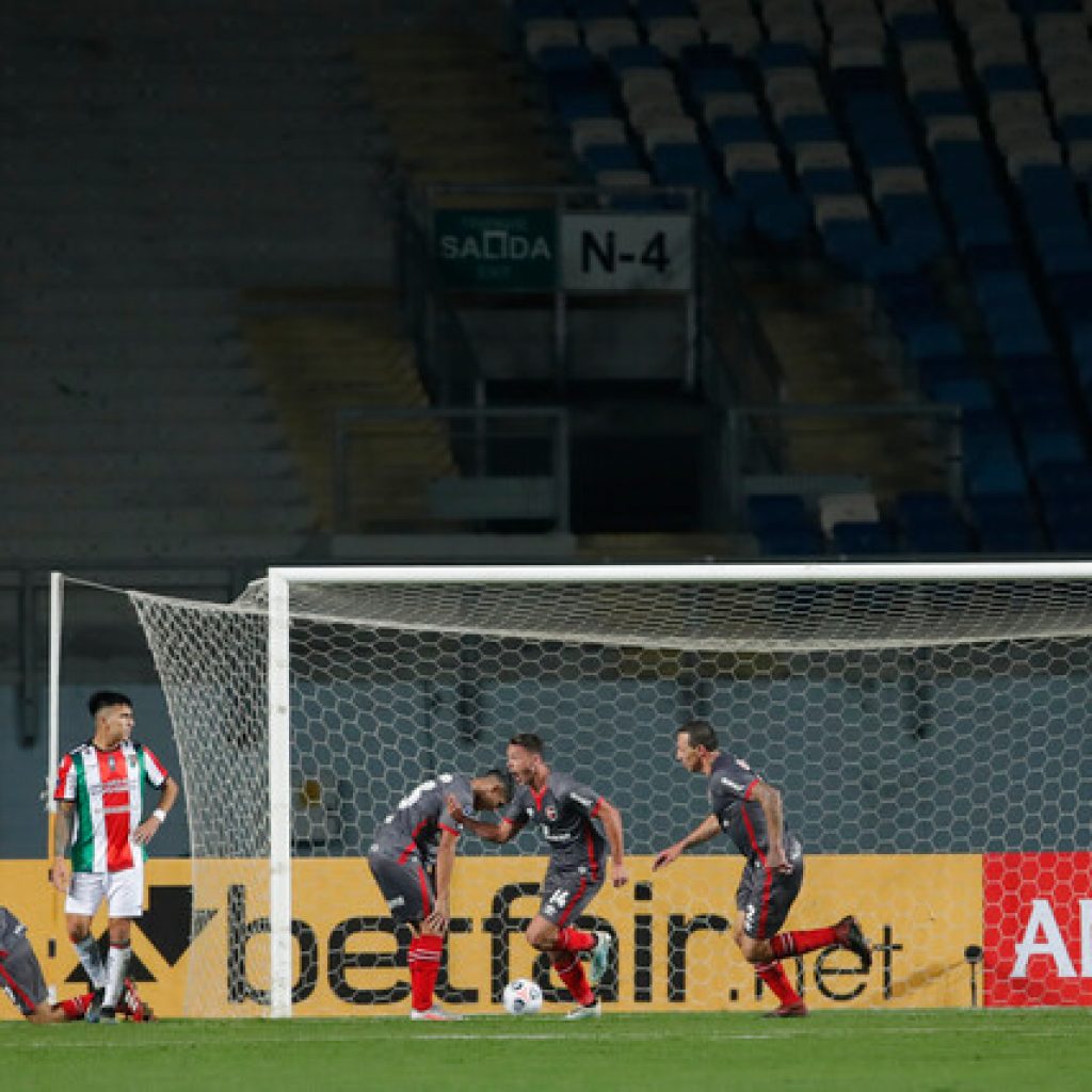 Sudamericana: Palestino cayó ante Newell's en Rancagua y solo sabe de derrotas
