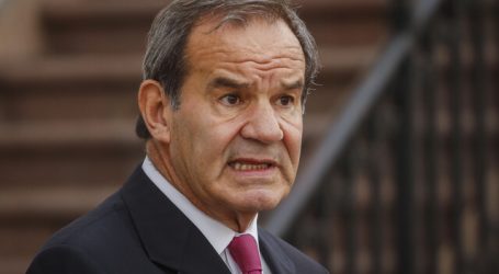 Ministro Allamand realiza cuarentena preventiva por contacto estrecho