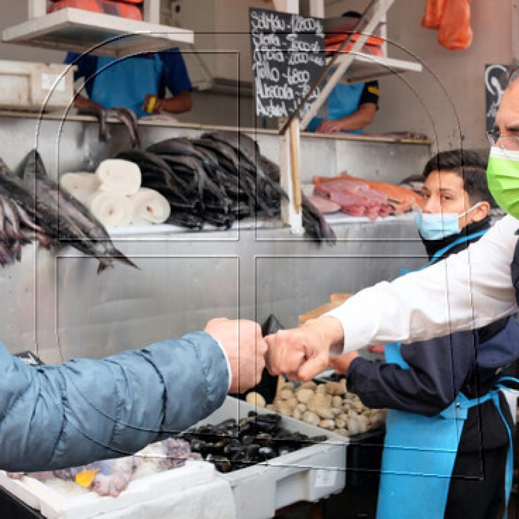 Jaime Mulet realizó cierre de campaña electoral en feria libre de Maipú