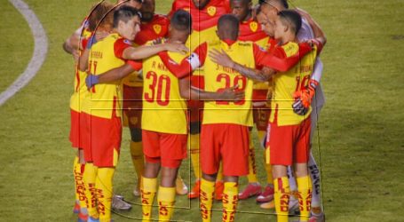 Sudamericana: Ignacio Herrera participó en derrota de Aucas ante el Paranaense