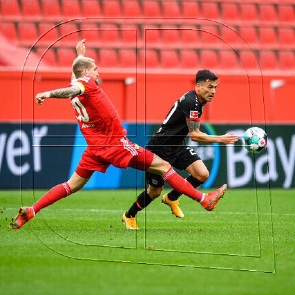 Aránguiz fue titular en empate que clasifica al Leverkusen a la Europa League