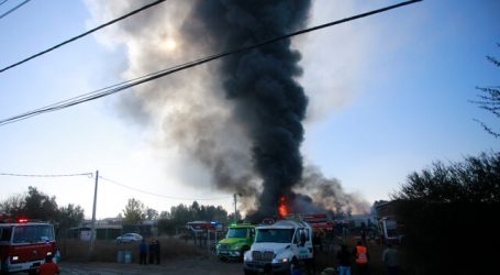 Lampa: Incendio se registra en planta de reciclaje de solventes químicos