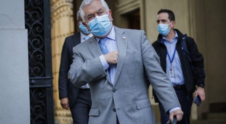 Ministro Paris reitera llamado a reforzar los cuidados sanitarios individuales