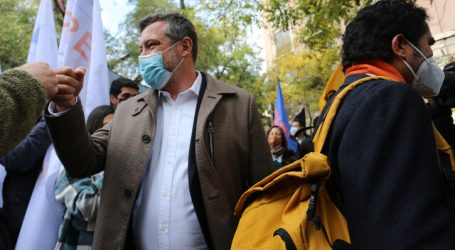 Sichel emplazó a Lavín por declaraciones de Rodolfo Carter