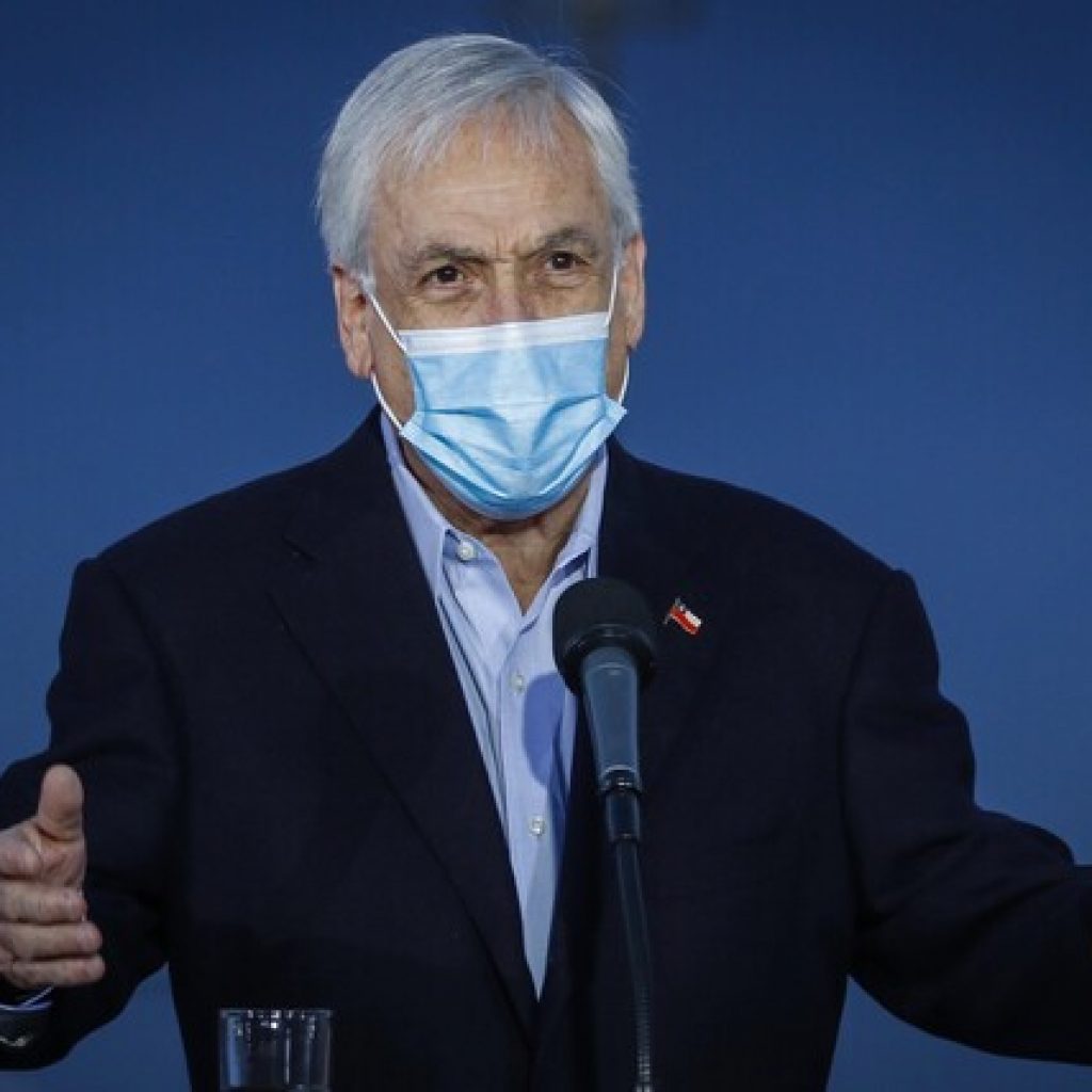 Presidente Piñera recibió cargamento de vacunas y anunció "Pase de Movilidad"