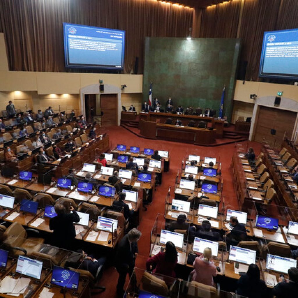 Cámara aprobó proyecto que otorga permiso laboral para ir a vacunarse