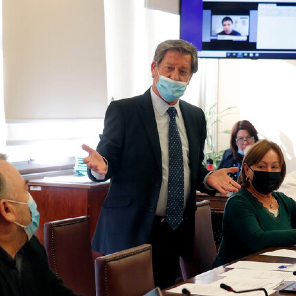 Comisión de Hacienda rechaza el monto del reajuste del salario mínimo