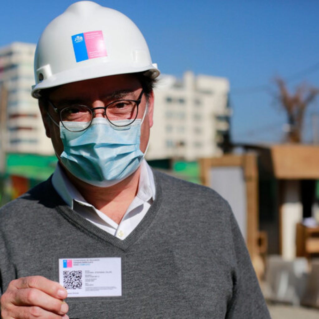 Realizan operativo de vacunación a trabajadores de Autopista Vespucio Oriente