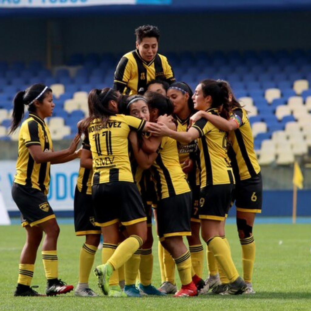 Campeonato Femenino: La 'U' goleó a Everton y sigue firme al frente del Grupo B