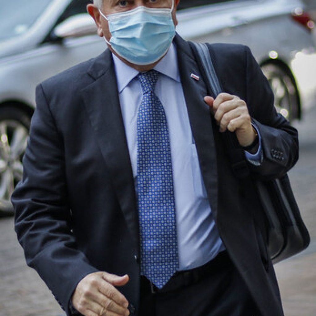 Ministro Paris lamentó salida del Colmed de la Mesa Social Covid-19