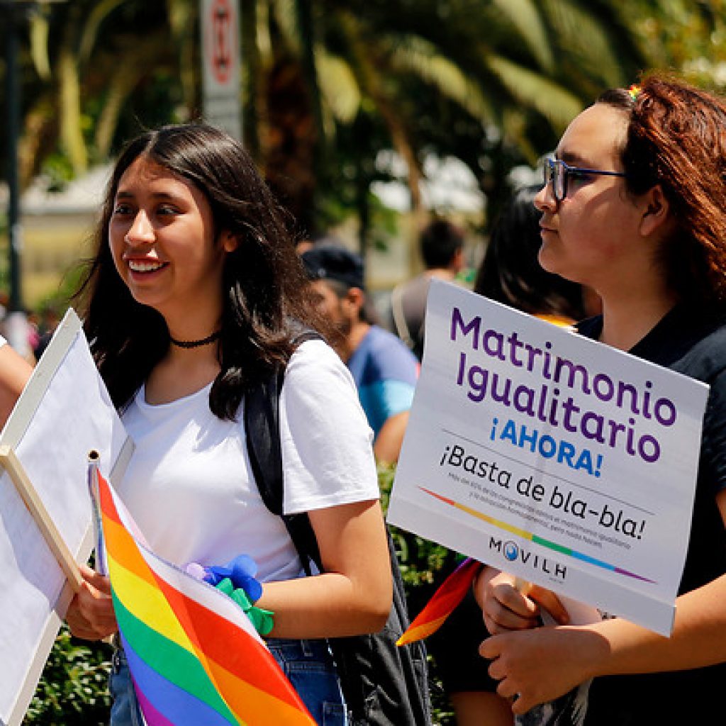 Ipsos: 65% de los chilenos cree que se debe permitir el matrimonio igualitario