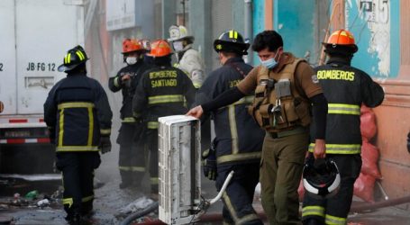 Tres fallecidos dejó incendio en vivienda de la comuna de Recoleta