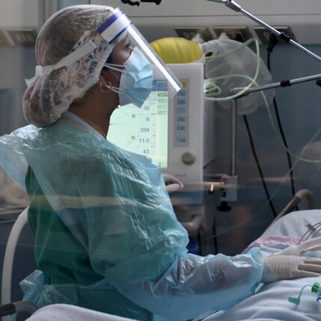ICOVID: Sistema hospitalario sigue en estado crítico pese a descenso de casos