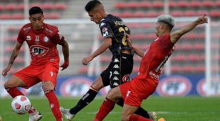 Unión Española informó la renovación de Benjamín Galdames hasta 2023