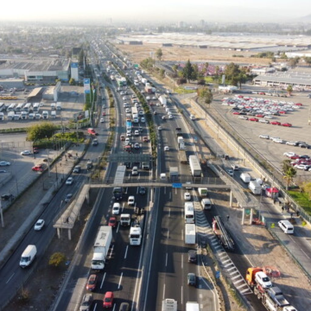 Flujo vehicular se incrementa 11,53% tras desconfinamiento de 24 comunas