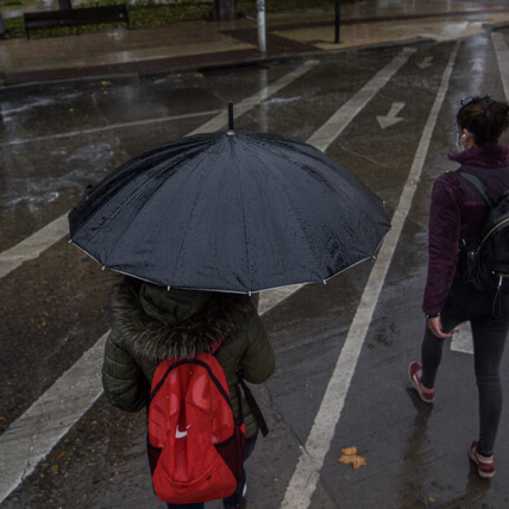 Alerta Temprana Preventiva para 10 comunas de la RM por lluvias