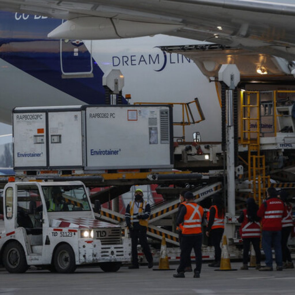 Llegó al país nuevo cargamento con 1 millón de vacunas Sinovac