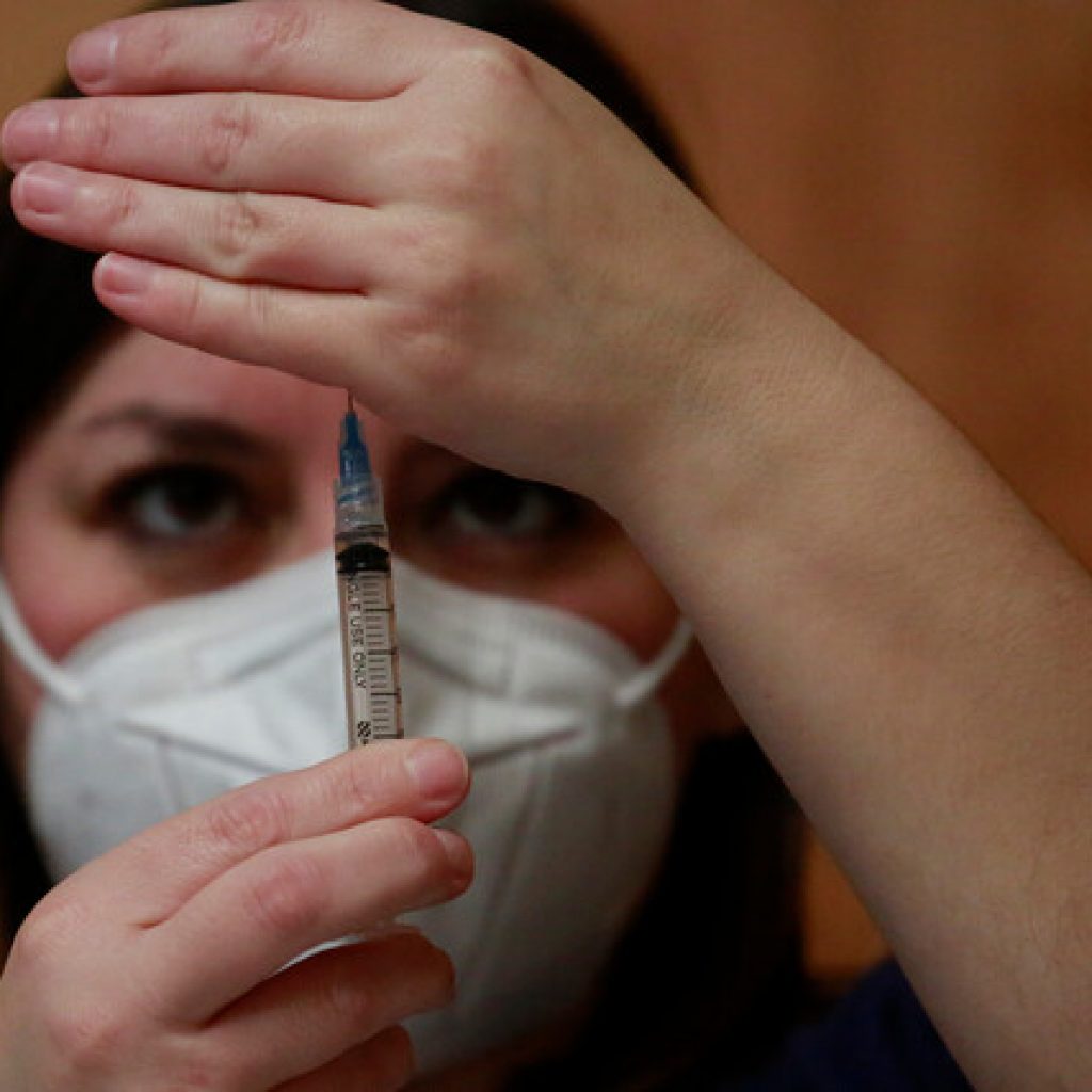 Uruguay autoriza la vacunación de menores entre 12 y 18 años con dosis de Pfizer