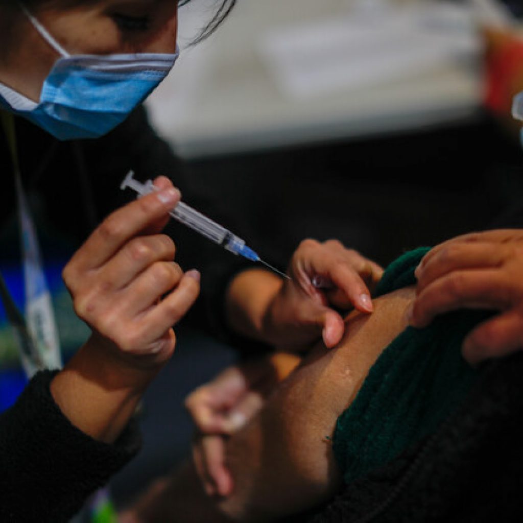 Covid-19: 8.005.987 personas completaron su proceso de vacunación en Chile