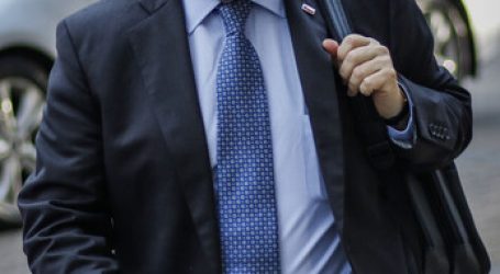 Ministro Paris destacó aprobación de la OMS de la vacuna de Sinovac