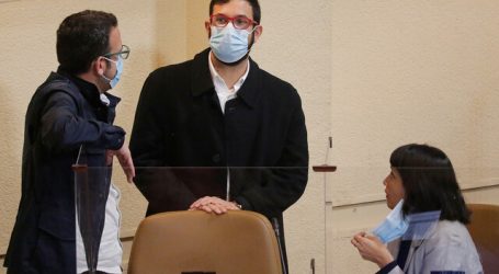 Comisión de Salud de la Cámara evaluará interpelar a ministro Paris