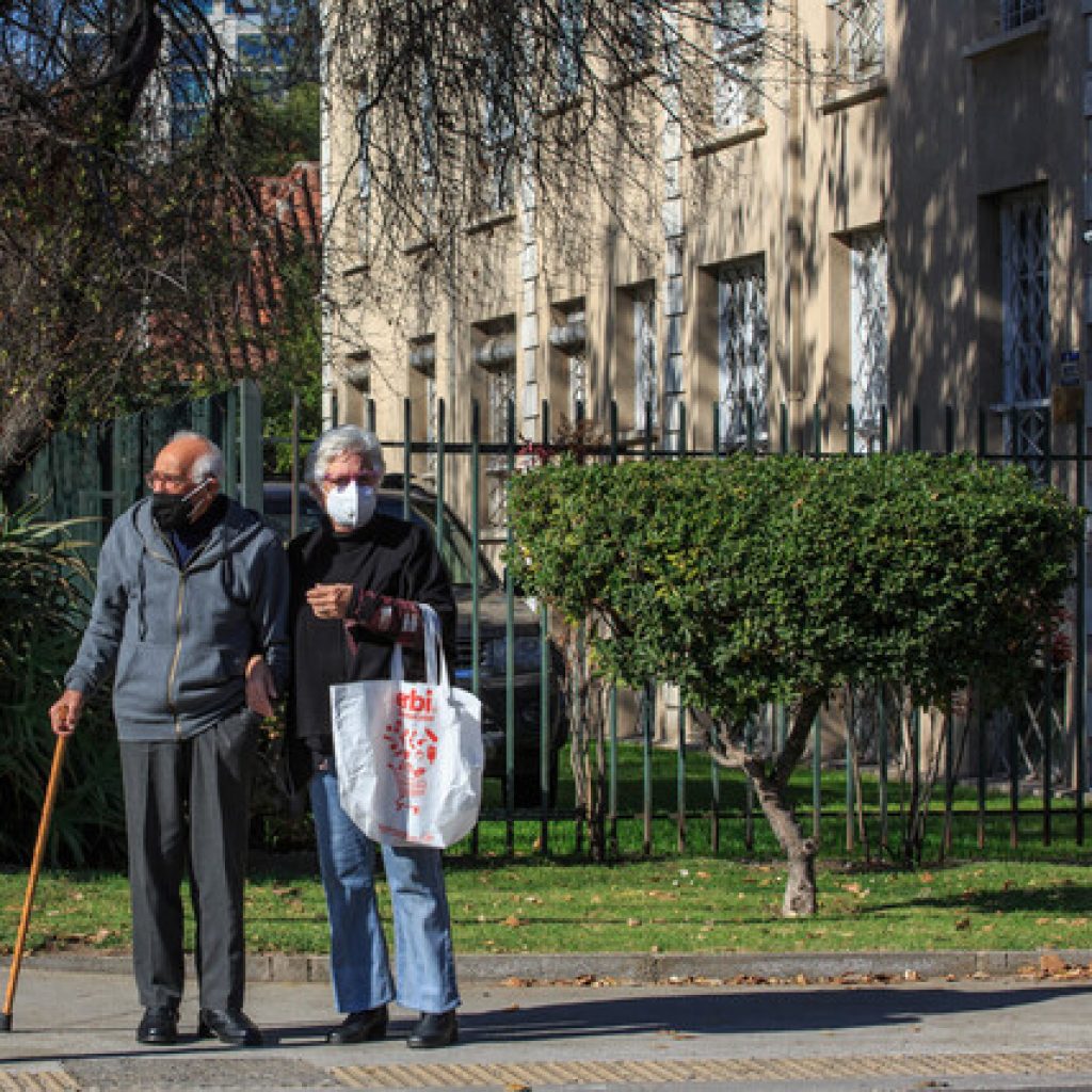 Autoridades llaman a tercera edad a inscribirse al IFE Universal