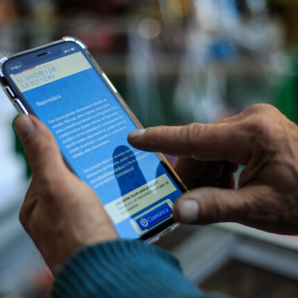 Autoridades instan a personas mayores a usar plataforma SaludableMente