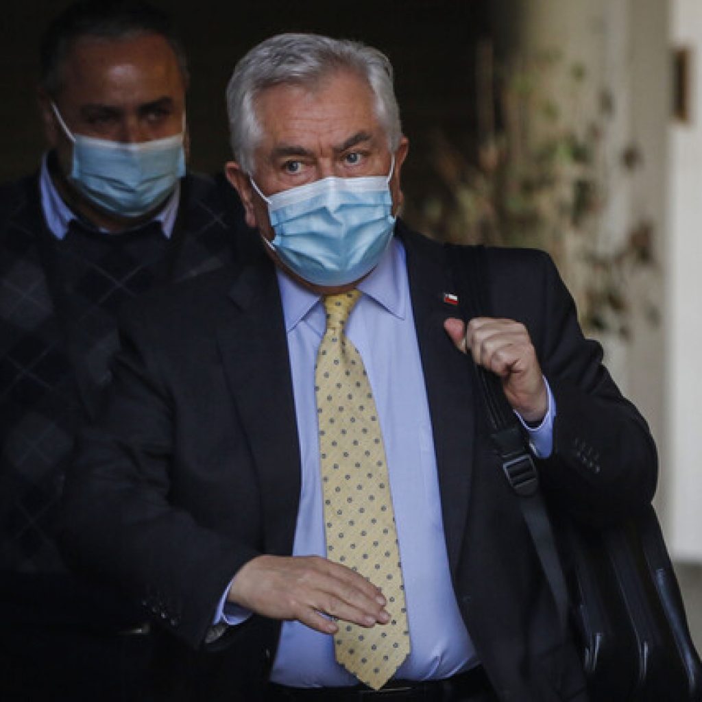 Ministro Paris afirmó acoger con “respeto e interés” propuesta del Colmed