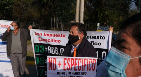 AMUCH llamó al Gobierno a eliminar el impuesto específico a la bencina