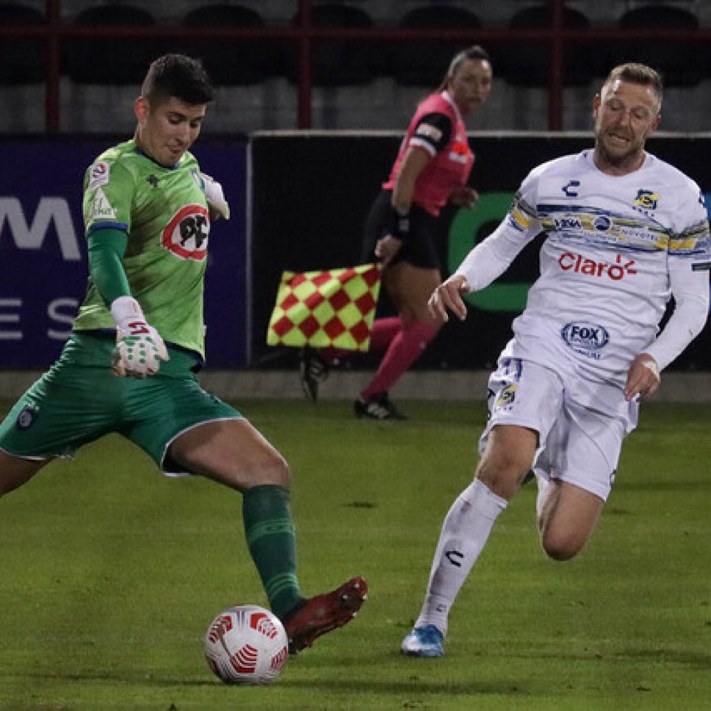 Huachipato y Everton repartieron puntos en flojo partido en Talcahuano