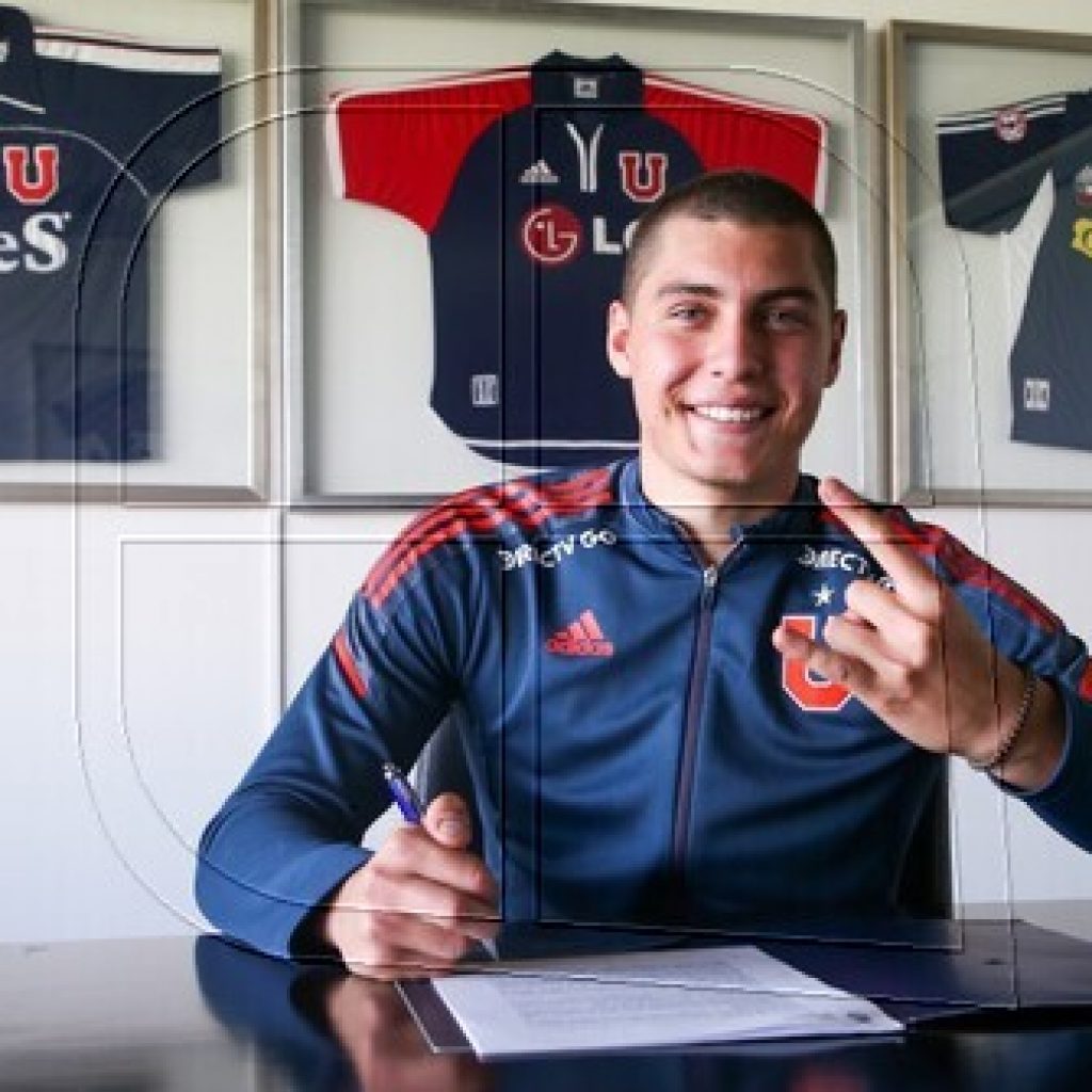 Cristóbal Muñoz firmó su primer contrato profesional con U. de Chile