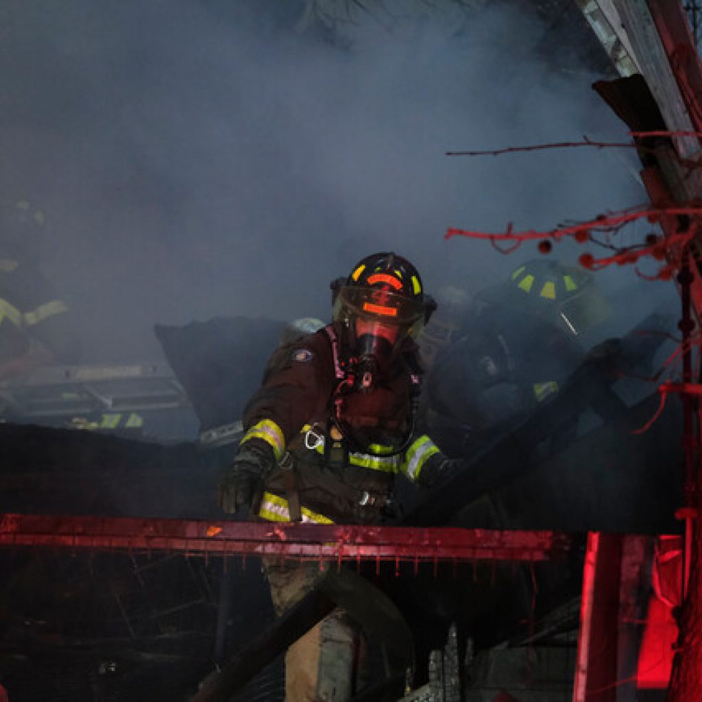 Incendio en Puente Alto dejó 4 lesionados y 26 personas damnificadas