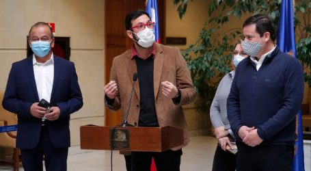 Diputados de oposición anunciaron interpelación a ministro Paris