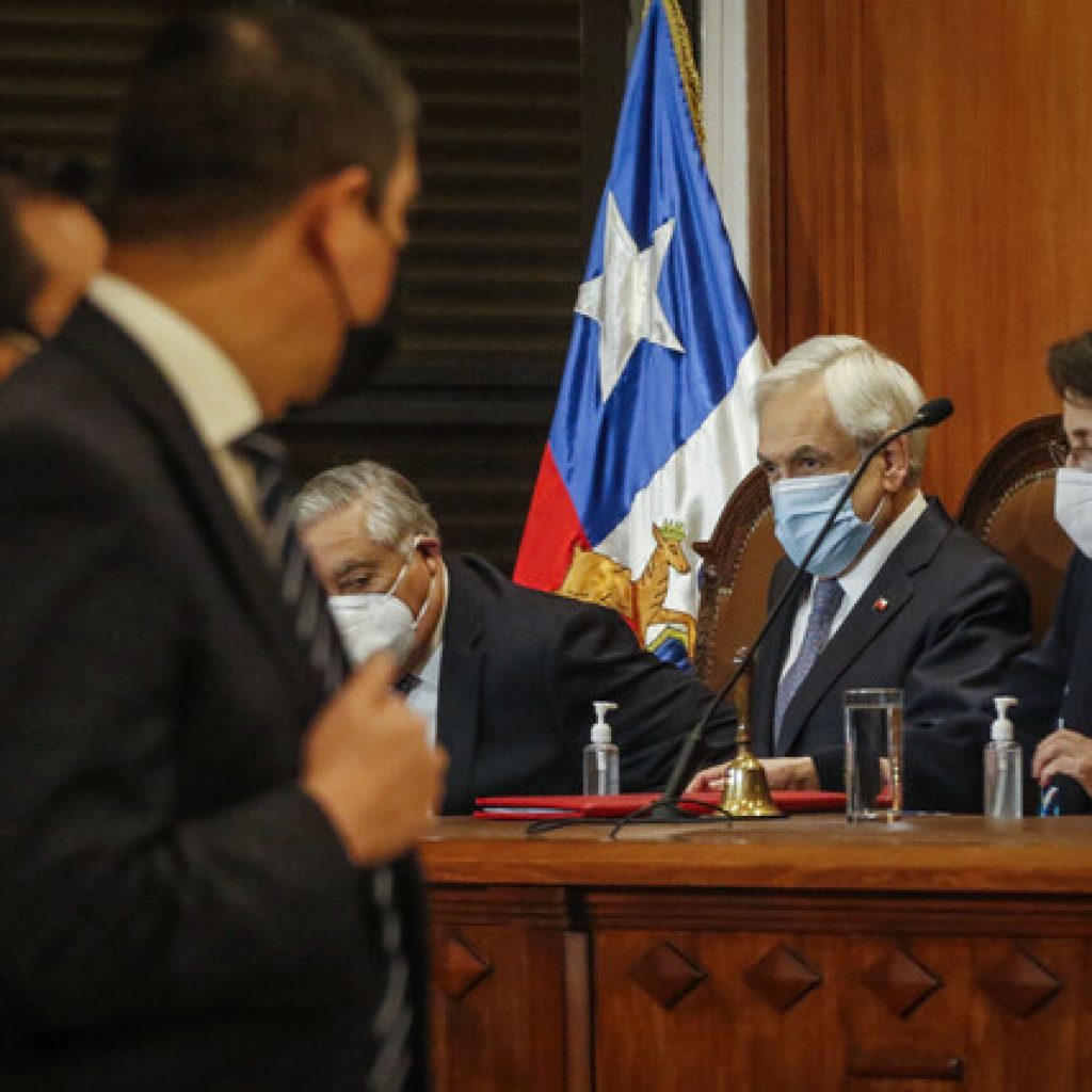 Piñera asistió a proclamación de resultados de la elección de constituyentes
