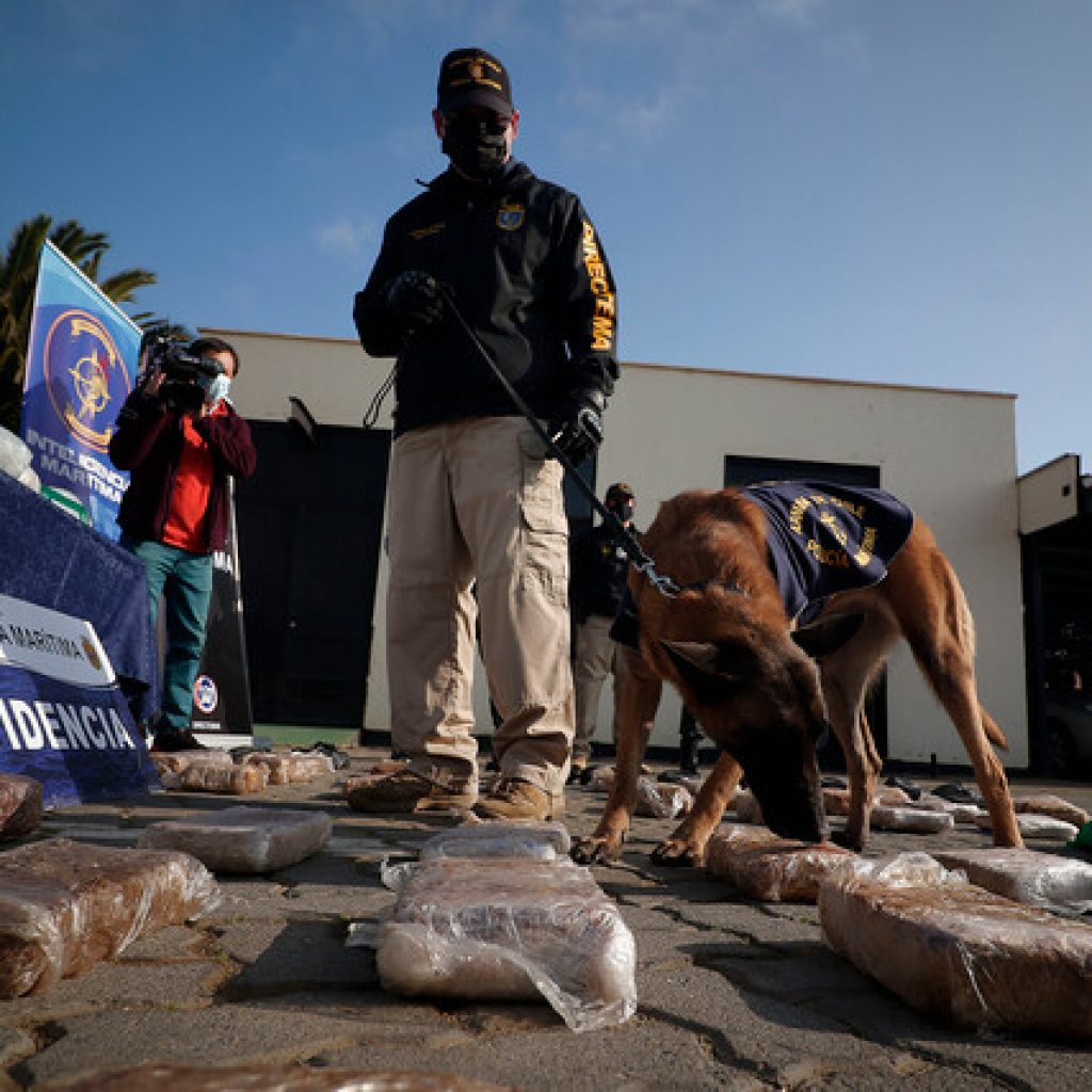 Incautan 123 kilos de droga transportada por mar desde Perú