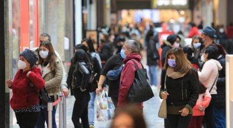 Ventas minoristas presenciales de la RM experimentaron un alza de 71% en mayo