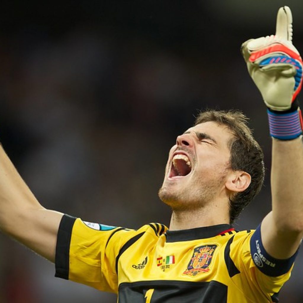 Iker Casillas inaugura "orgulloso" su Cruyff Court