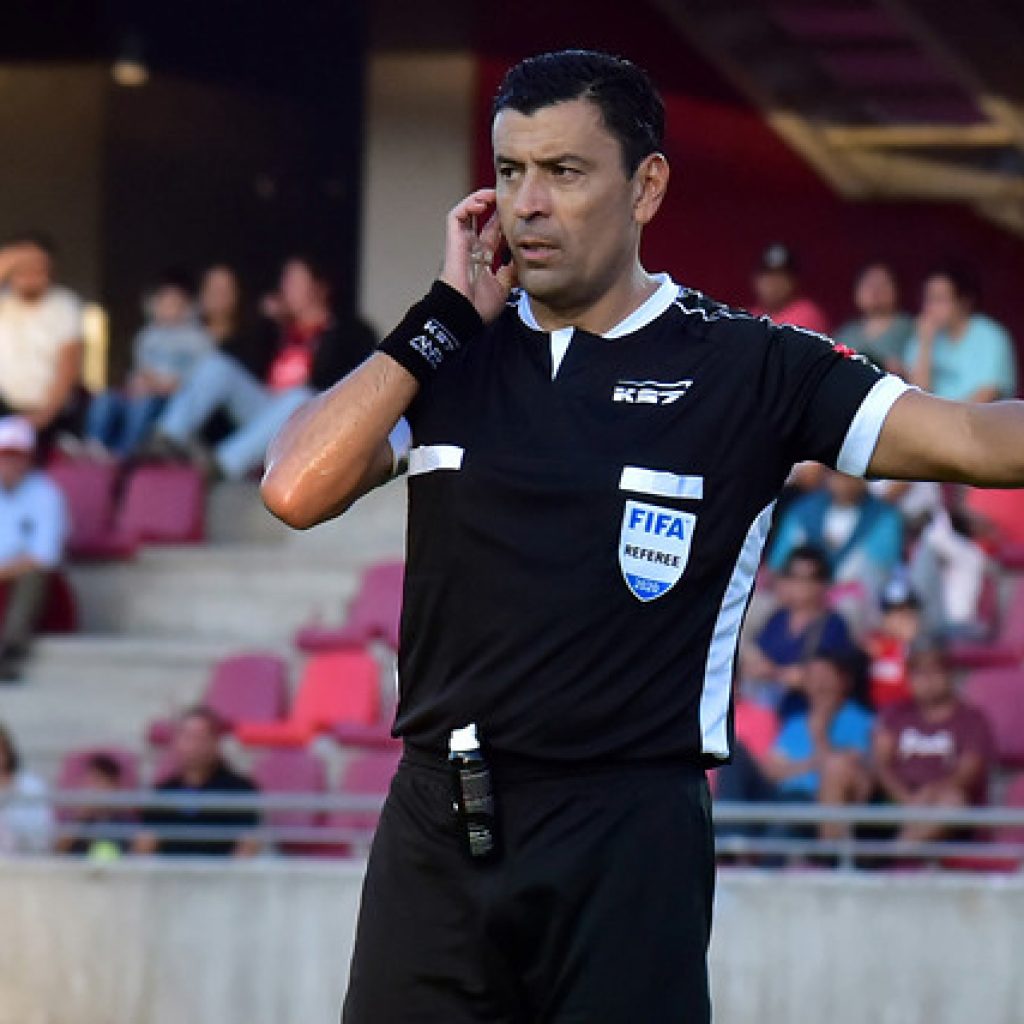 Roberto Tobar arbitrará este domingo el clásico universitario en Rancagua