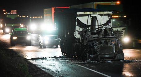 Gremios camioneros denuncian ataque a cinco transportes en la Ruta 5 Sur