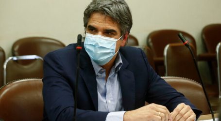 Fuenzalida presenta proyecto para permitir la contratación por hora