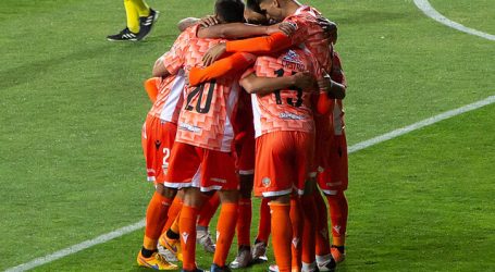 Primera B: Cobreloa se hizo fuerte en casa y venció a Deportes Iquique