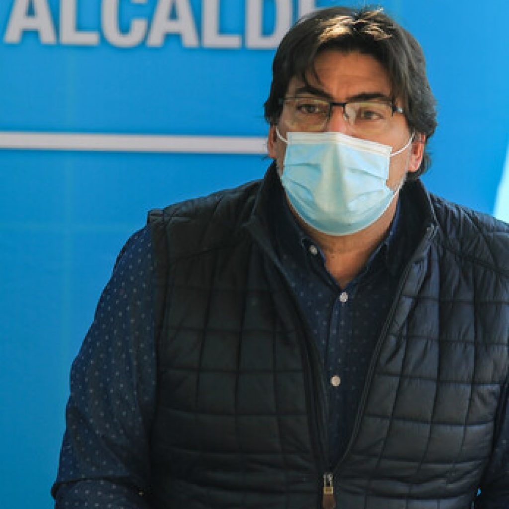 Interponen denuncia ética contra parlamentarios UDI por anuario de Jadue