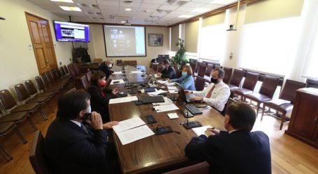 Aprueban legislar sobre proyecto que rebaja impuesto específico a combustibles