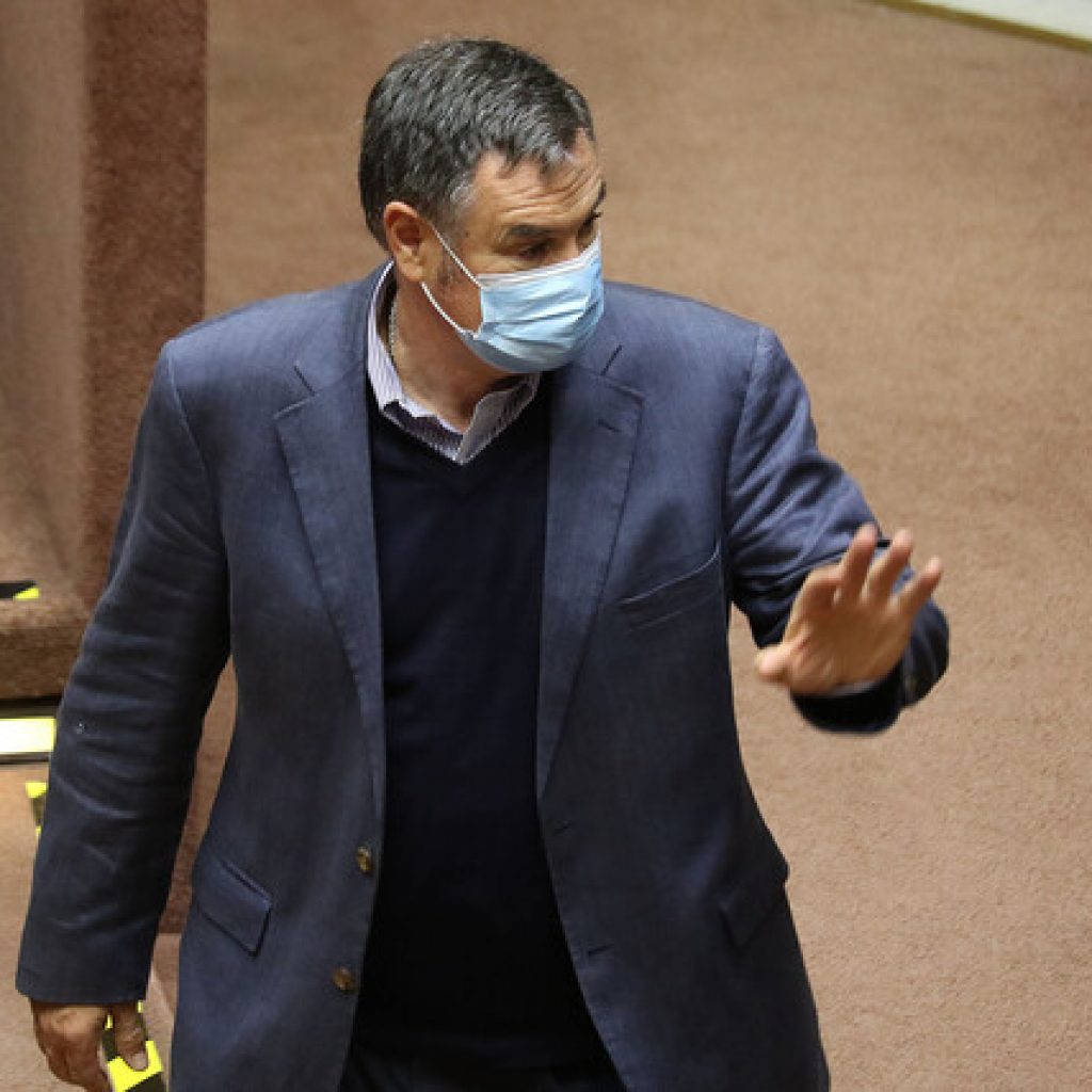 Servel deberá levantar suspensión de derechos políticos de senador Ossandón